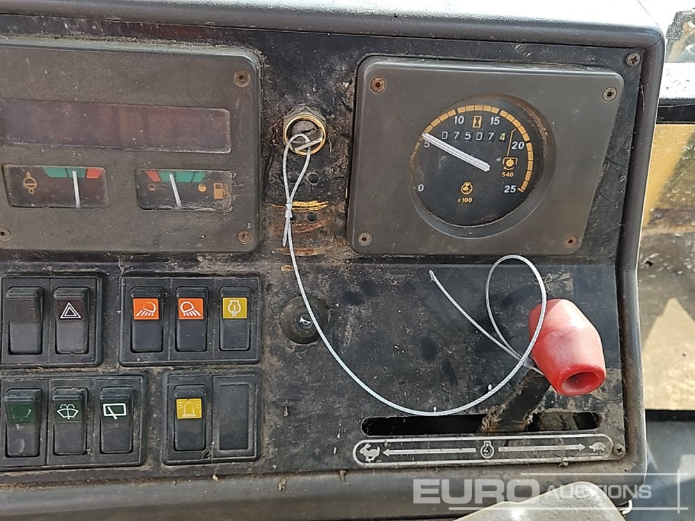 Багер-товарач Ford 675D: снимка 36