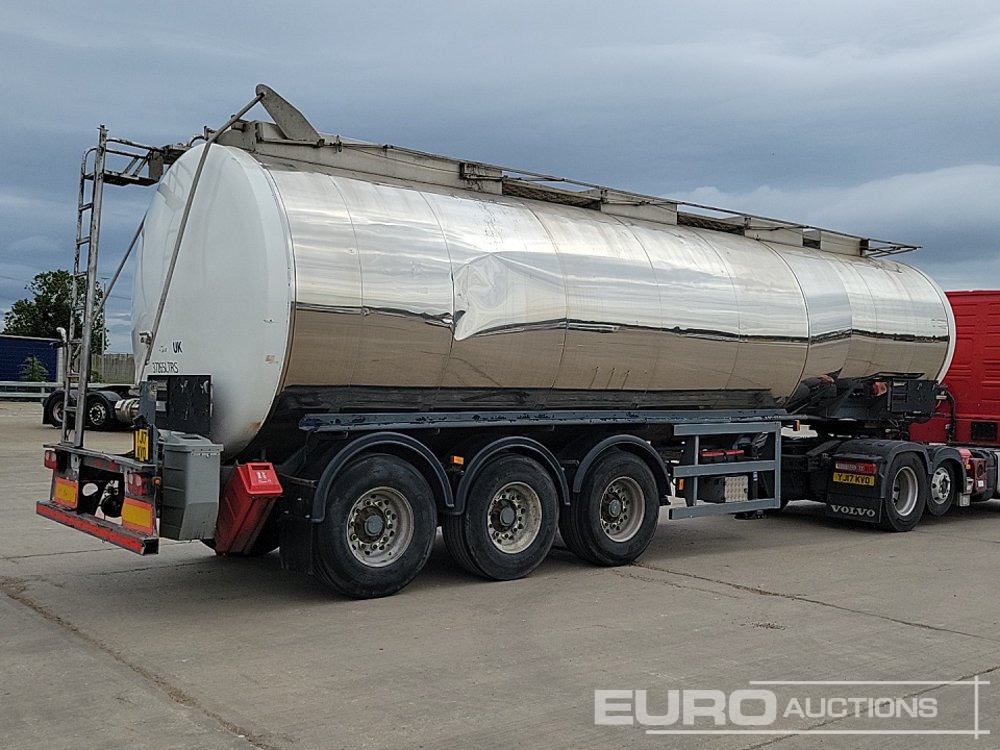 Fruehauf Tri Axle Tanker Trailer - Полуремарке цистерна: снимка 5 Fruehauf Tri Axle Tanker Trailer - Полуремарке цистерна: снимка 5