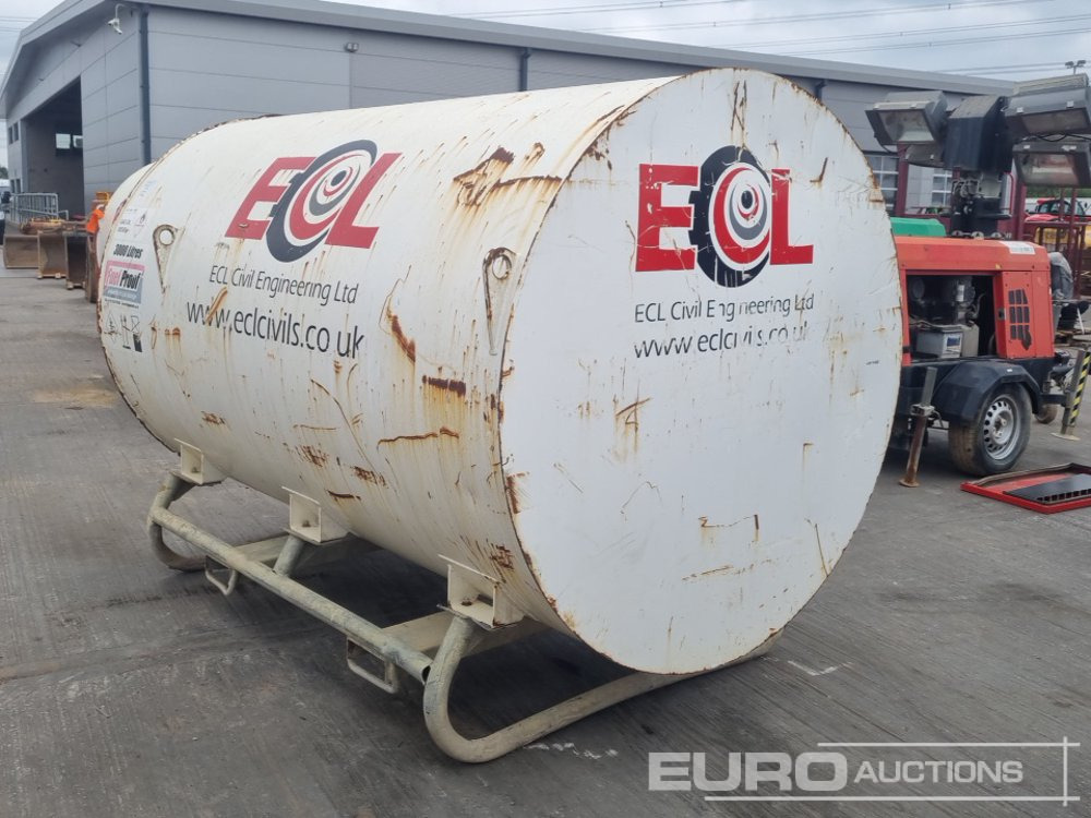Fuel Proof 3000 Litre Bunded Fuel Bowser, Manual Pump - Резервоар за съхранение: снимка 3 Fuel Proof 3000 Litre Bunded Fuel Bowser, Manual Pump - Резервоар за съхранение: снимка 3