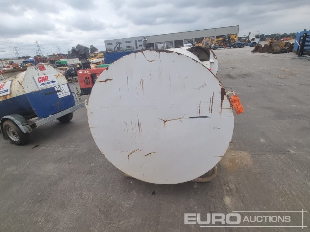 Fuel Proof 3000Litre Bunded Fuel Bowser, Manual Pump - Резервоар за съхранение: снимка 4 Fuel Proof 3000Litre Bunded Fuel Bowser, Manual Pump - Резервоар за съхранение: снимка 4