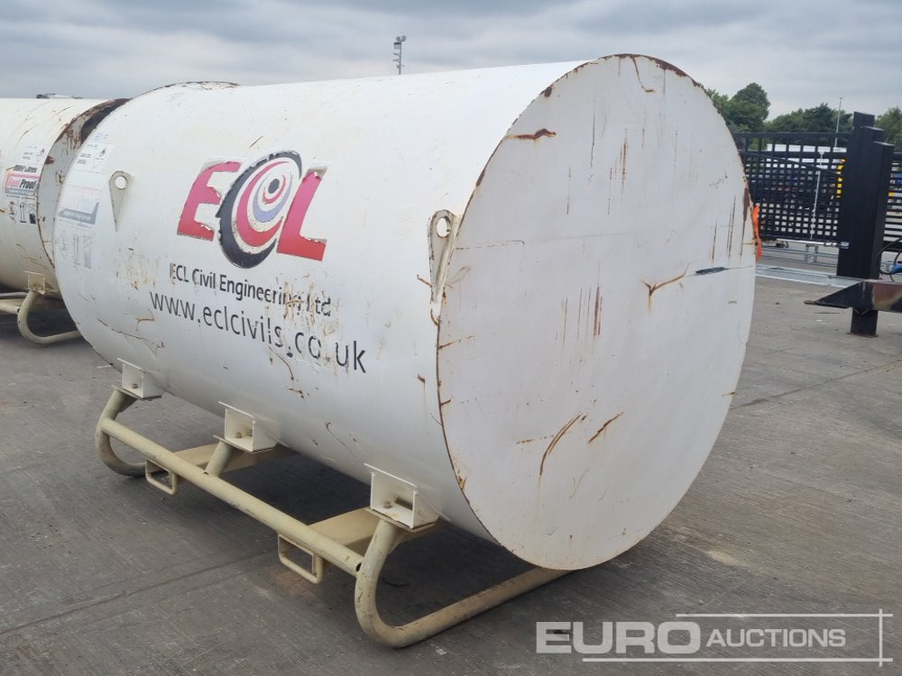 Fuel Proof 3000Litre Bunded Fuel Bowser, Manual Pump - Резервоар за съхранение: снимка 3 Fuel Proof 3000Litre Bunded Fuel Bowser, Manual Pump - Резервоар за съхранение: снимка 3