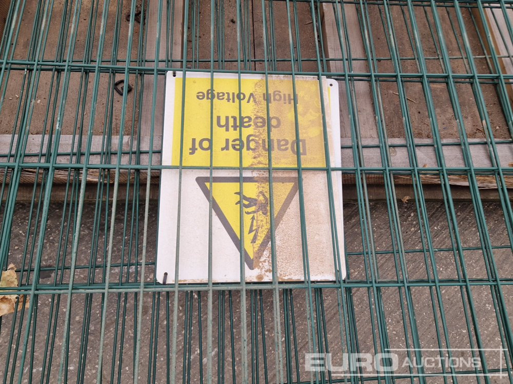 Строително оборудване Galvanised fencing Panel (4 of), Fencing Posts (5 of): снимка 11