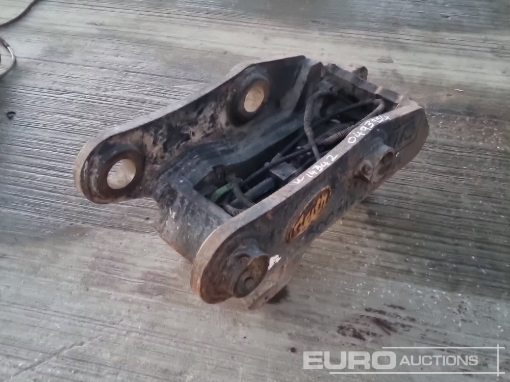 Geith Hydraulic Double Lock Quick Hitch 80mm Pin to suit 20 Ton Excavator - Бързо сменник: снимка 1 Geith Hydraulic Double Lock Quick Hitch 80mm Pin to suit 20 Ton Excavator - Бързо сменник: снимка 1