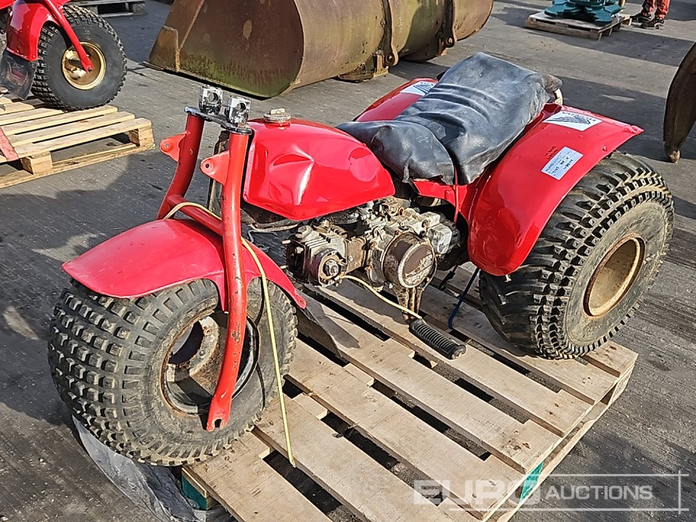 Honda Petrol Tricycle (Non Runner) (Parts Missing) - Мотоциклет: снимка 1 Honda Petrol Tricycle (Non Runner) (Parts Missing) - Мотоциклет: снимка 1