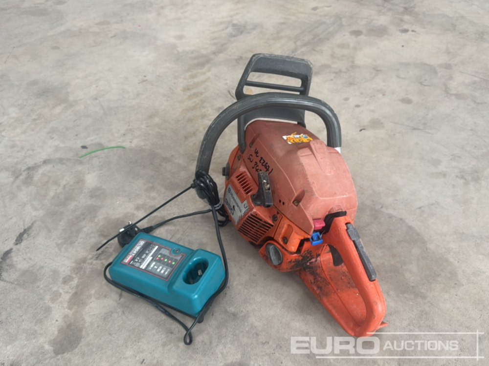 Husqvarna 350 Chainsaw, Makita DC1804T 18 Volt Battery Charger (Spares) - Строително оборудване: снимка 3 Husqvarna 350 Chainsaw, Makita DC1804T 18 Volt Battery Charger (Spares) - Строително оборудване: снимка 3
