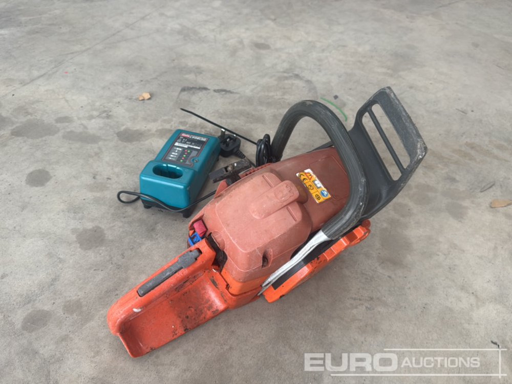 Husqvarna 350 Chainsaw, Makita DC1804T 18 Volt Battery Charger (Spares) - Строително оборудване: снимка 4 Husqvarna 350 Chainsaw, Makita DC1804T 18 Volt Battery Charger (Spares) - Строително оборудване: снимка 4
