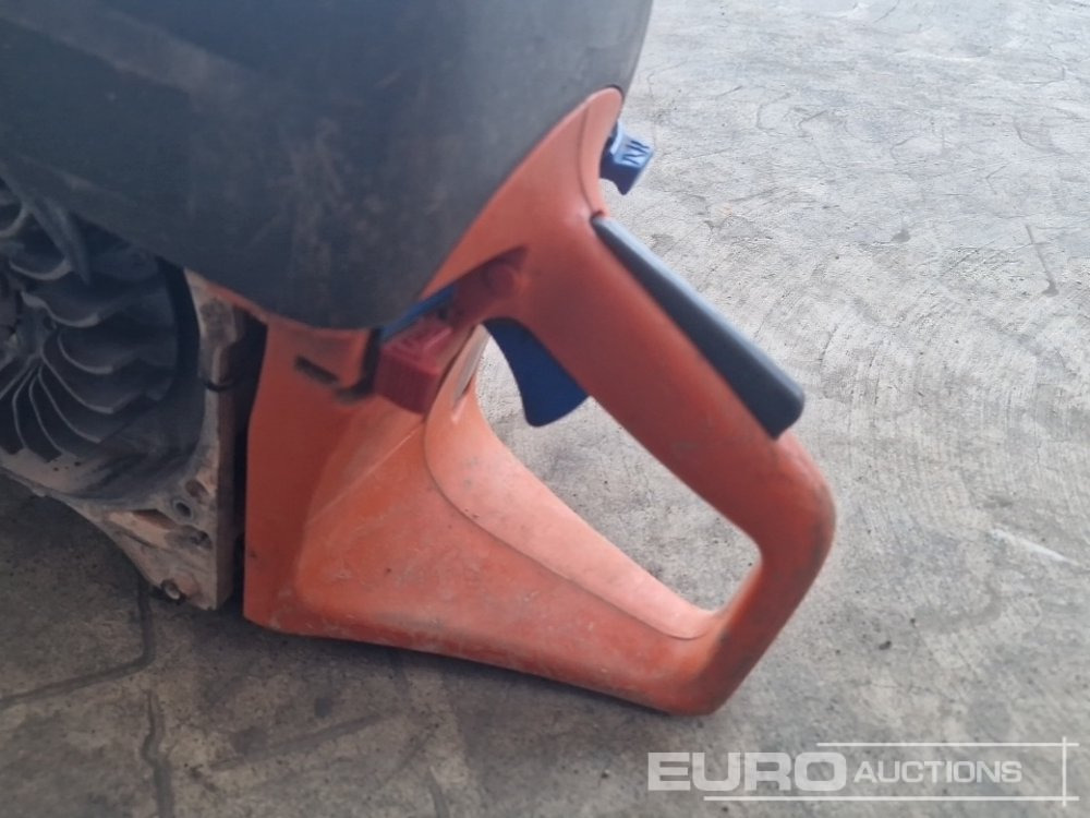 Оборудване за гаражи/ Работилници Husqvarna Petrol Con Saw (Spares): снимка 12 Оборудване за гаражи/ Работилници Husqvarna Petrol Con Saw (Spares): снимка 12
