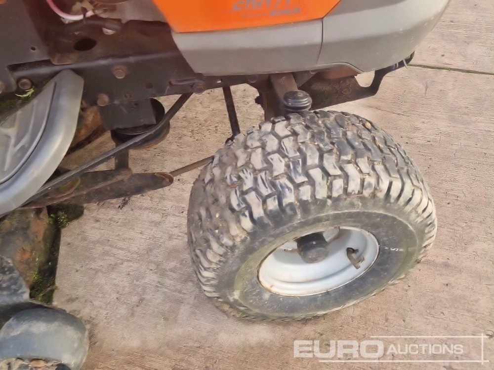 Косачка за трева Husqvarna Petrol Ride on Lawnmower (Non Runner): снимка 8