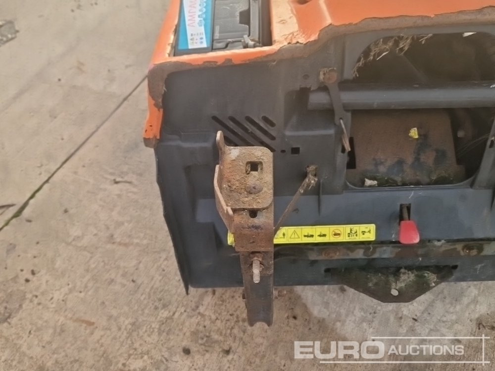 Косачка за трева Husqvarna Petrol Ride on Lawnmower (Non Runner): снимка 17