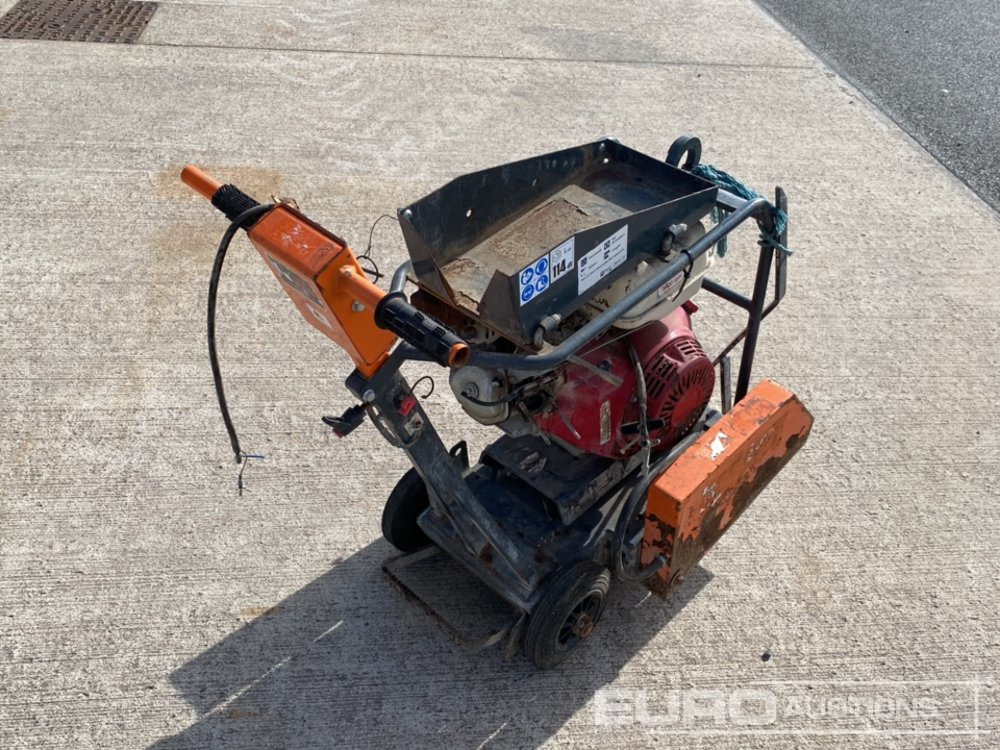 Husqvarna Petrol Road Saw, Honda Engine (Spares) - Техника за слагане на асфалт: снимка 3 Husqvarna Petrol Road Saw, Honda Engine (Spares) - Техника за слагане на асфалт: снимка 3