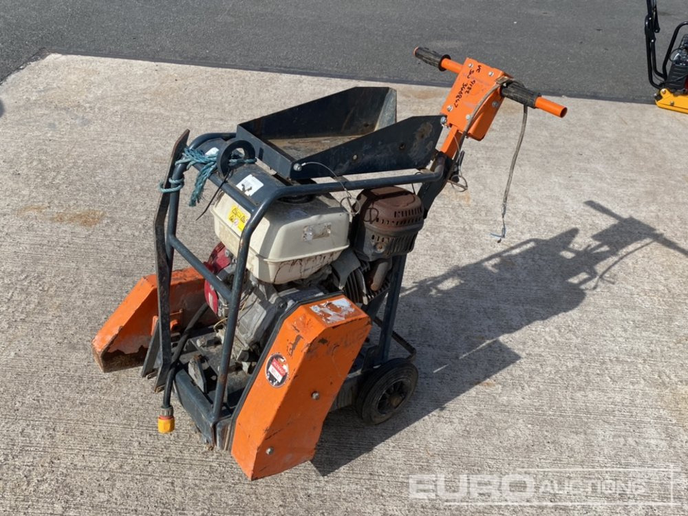 Husqvarna Petrol Road Saw, Honda Engine (Spares) - Техника за слагане на асфалт: снимка 1 Husqvarna Petrol Road Saw, Honda Engine (Spares) - Техника за слагане на асфалт: снимка 1