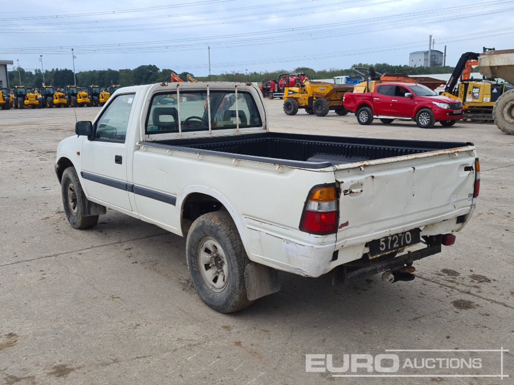 Isuzu 4WD 5 Speed Pickup (No Clutch, Sell By Pictures) (UK Reg. Docs. are NOT Available) (PLUS VAT) - Пикап: снимка 3 Isuzu 4WD 5 Speed Pickup (No Clutch, Sell By Pictures) (UK Reg. Docs. are NOT Available) (PLUS VAT) - Пикап: снимка 3