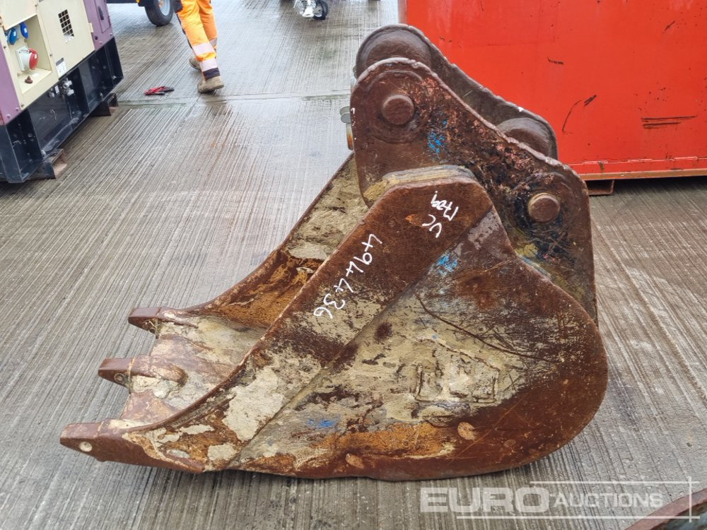 JCB 22" Digging Bucket 65mm Pin to suit 13 Ton Excavator - Кофа: снимка 2 JCB 22" Digging Bucket 65mm Pin to suit 13 Ton Excavator - Кофа: снимка 2
