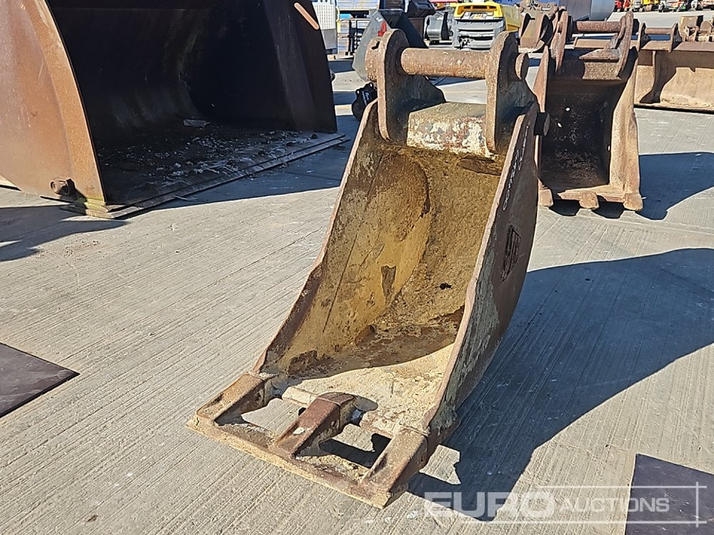 JCB 24" Digging Bucket 80mm Pin to suit 20 Ton Excavator - Кофа: снимка 1 JCB 24" Digging Bucket 80mm Pin to suit 20 Ton Excavator - Кофа: снимка 1