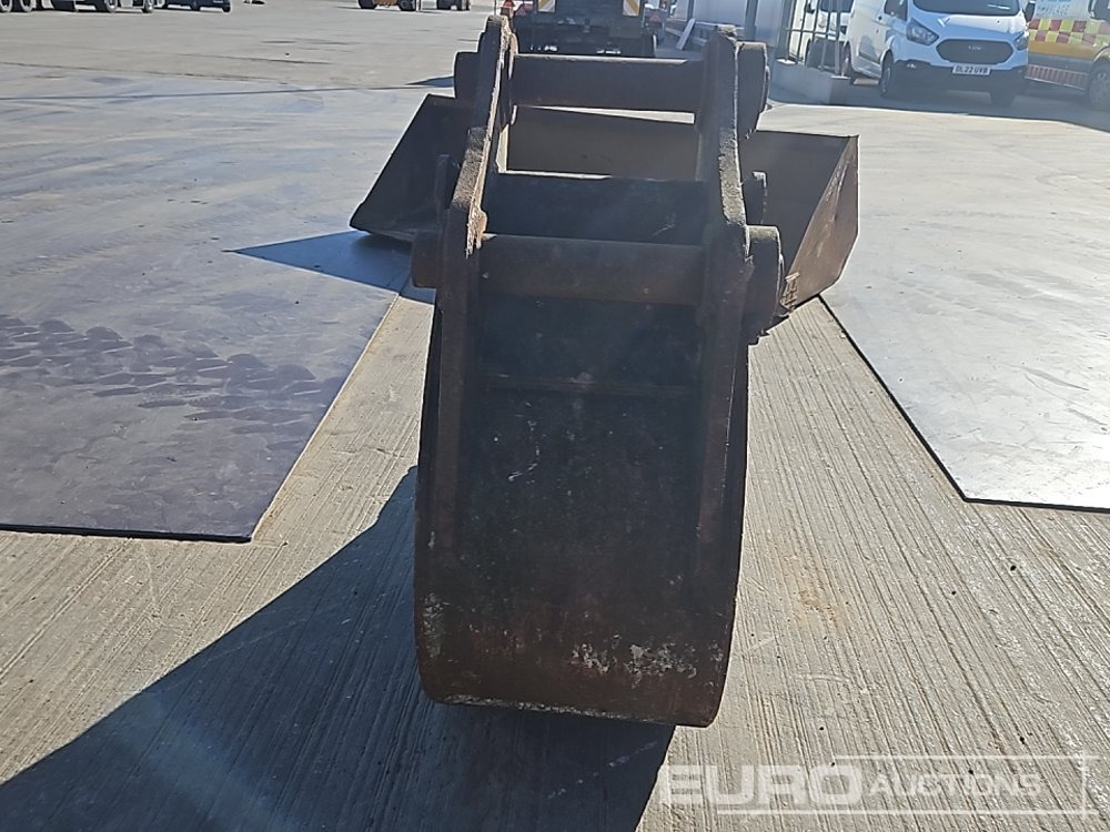 JCB 24" Digging Bucket 80mm Pin to suit 20 Ton Excavator - Кофа: снимка 4 JCB 24" Digging Bucket 80mm Pin to suit 20 Ton Excavator - Кофа: снимка 4