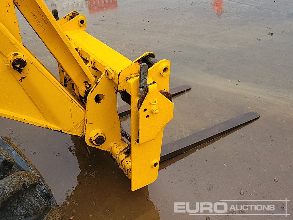 Телескопичен товарач JCB 531-70: снимка 21