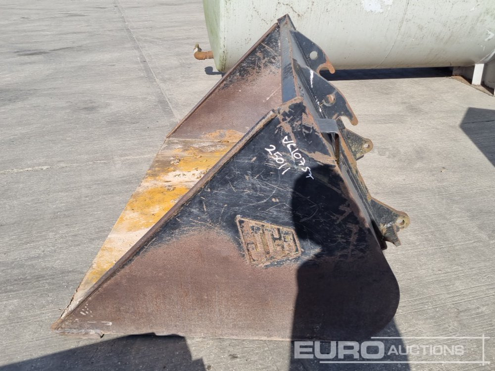 JCB 90" Loading Bucket to suit Telehandler - Кофа: снимка 2 JCB 90" Loading Bucket to suit Telehandler - Кофа: снимка 2