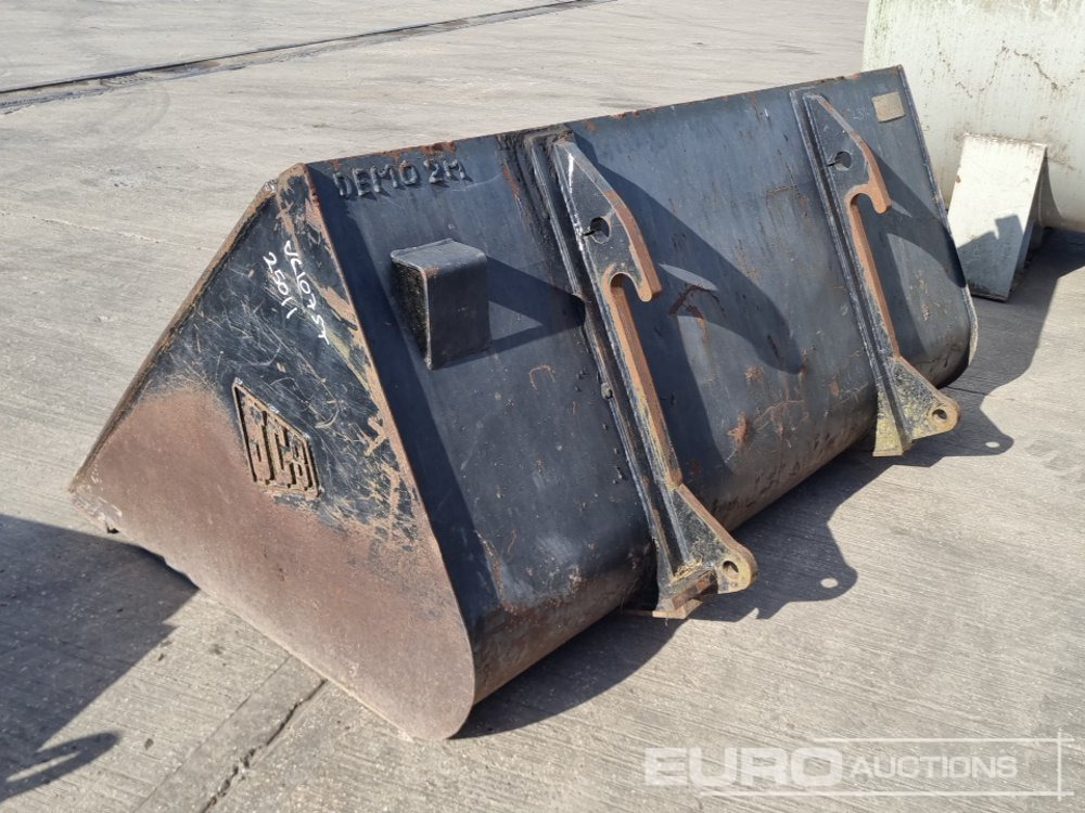 JCB 90" Loading Bucket to suit Telehandler - Кофа: снимка 3 JCB 90" Loading Bucket to suit Telehandler - Кофа: снимка 3