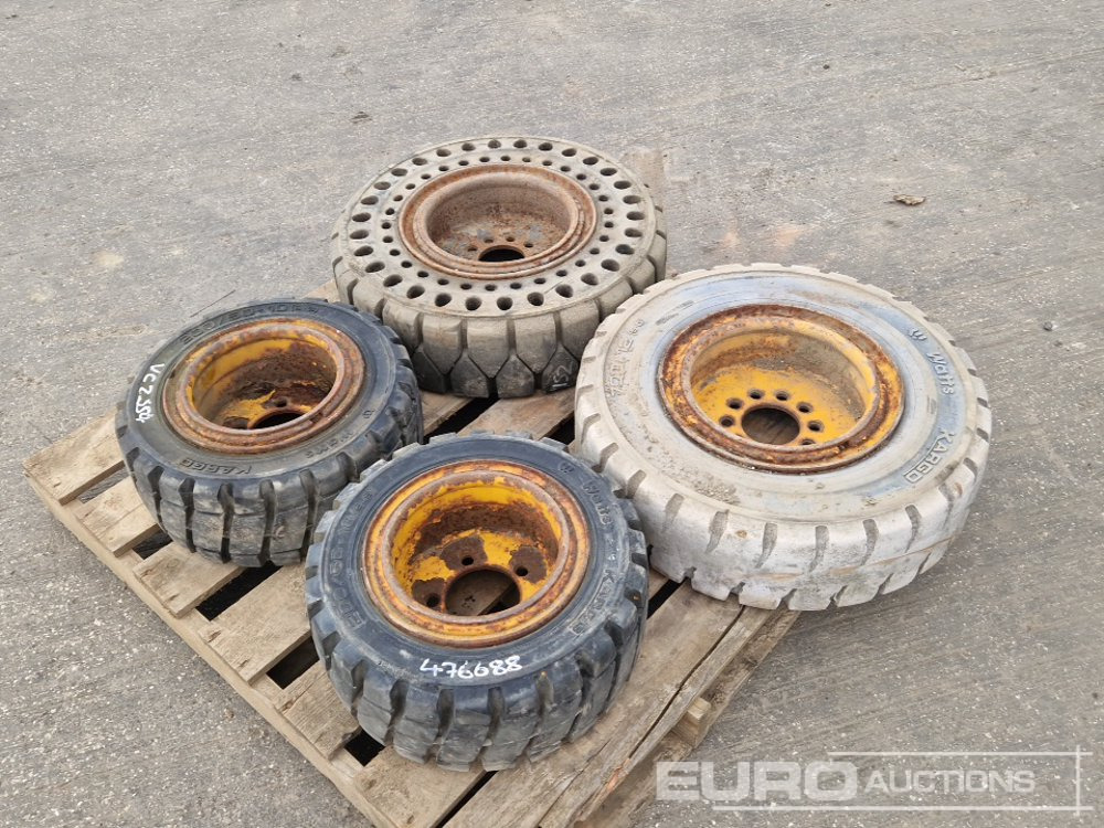 JCB Selection of Tyres to suit Teletruck - Гума: снимка 1 JCB Selection of Tyres to suit Teletruck - Гума: снимка 1
