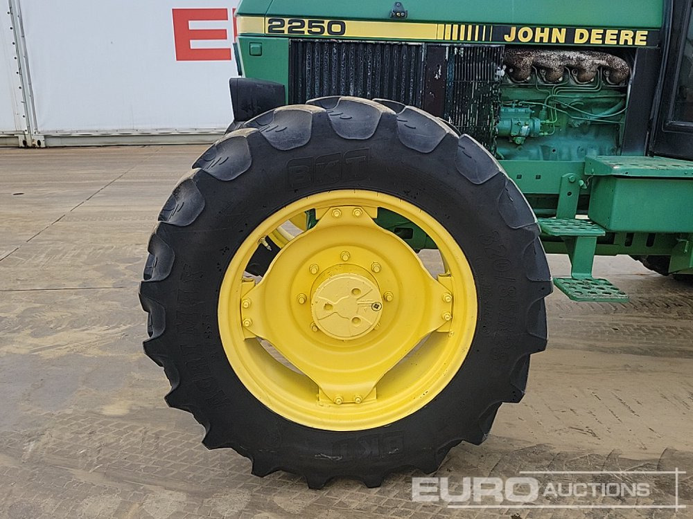 Трактор John Deere 2250: снимка 9