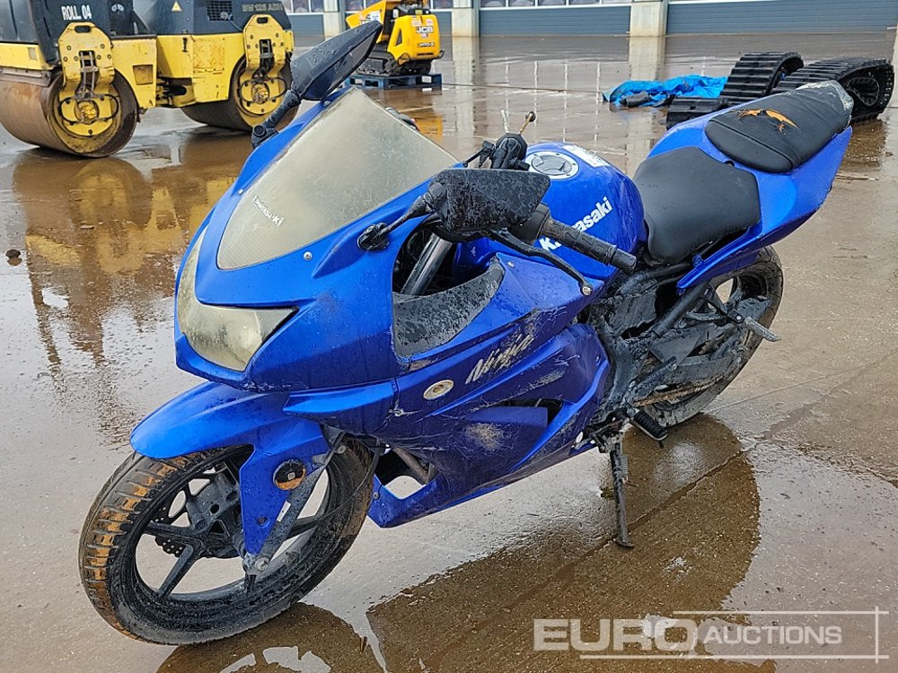 Kawasaki Ninja - Мотоциклет: снимка 1 Kawasaki Ninja - Мотоциклет: снимка 1