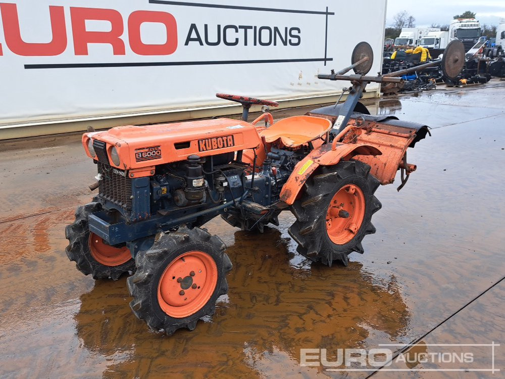 Kubota B6000 - Малък трактор: снимка 1 Kubota B6000 - Малък трактор: снимка 1