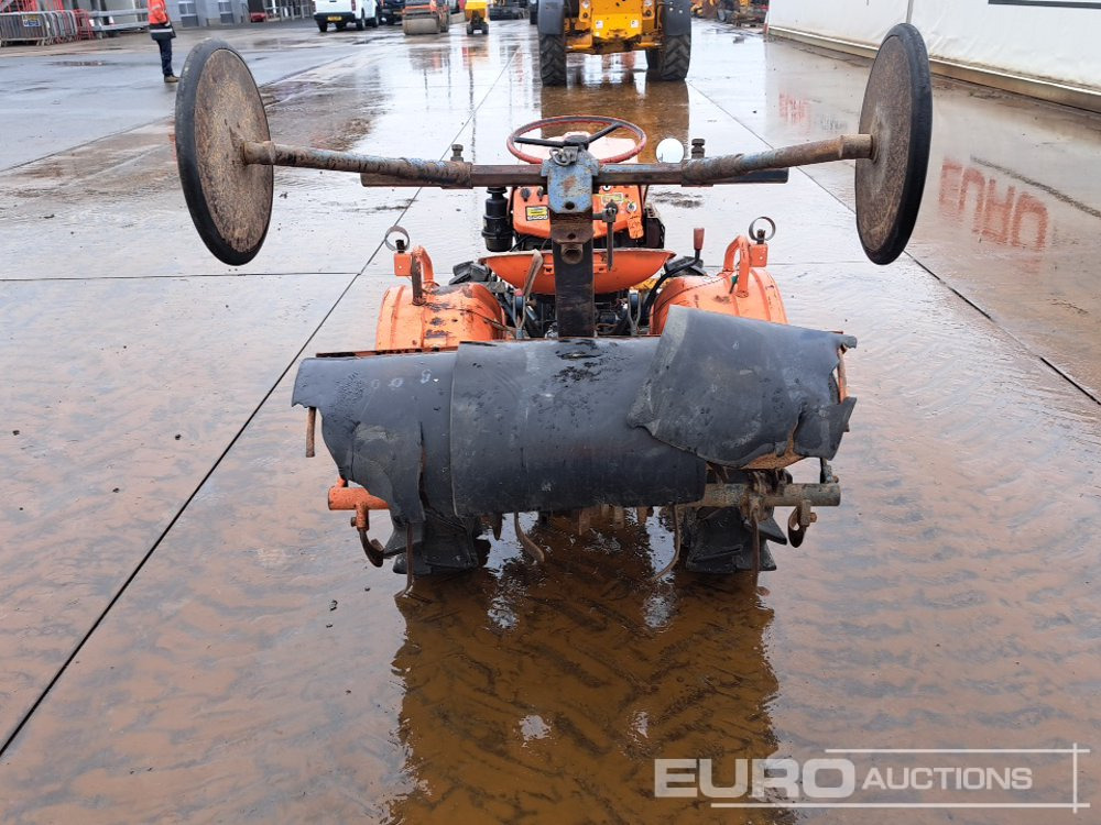 Kubota B6000 - Малък трактор: снимка 4 Kubota B6000 - Малък трактор: снимка 4