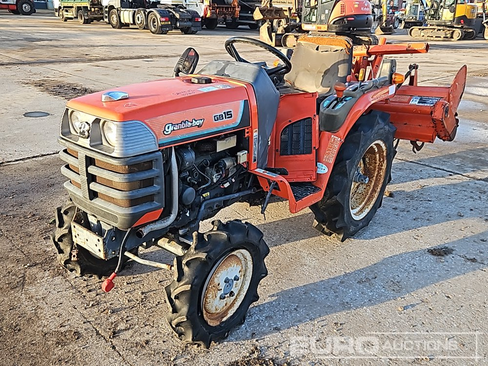Kubota GB15 - Малък трактор: снимка 1 Kubota GB15 - Малък трактор: снимка 1