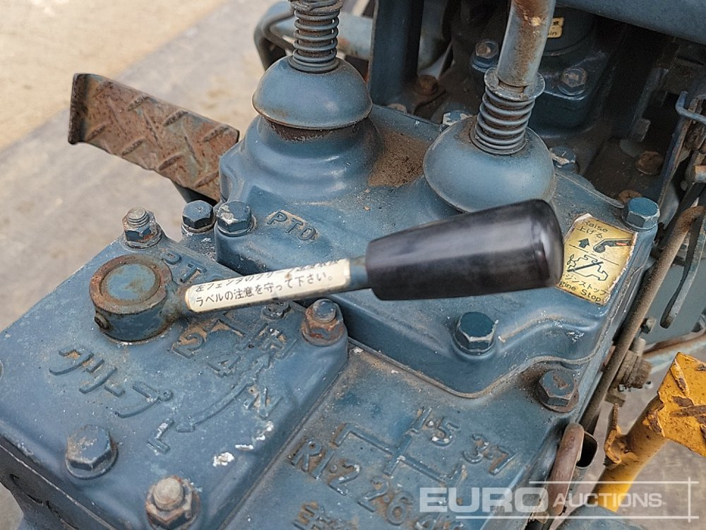 Малък трактор Kubota L1801: снимка 30 Малък трактор Kubota L1801: снимка 30