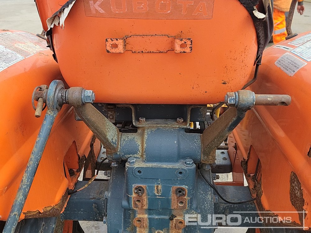 Малък трактор Kubota L1801: снимка 14 Малък трактор Kubota L1801: снимка 14