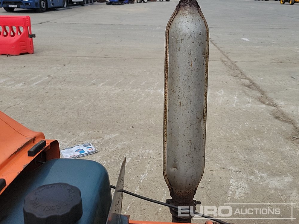 Малък трактор Kubota L1801: снимка 21 Малък трактор Kubota L1801: снимка 21