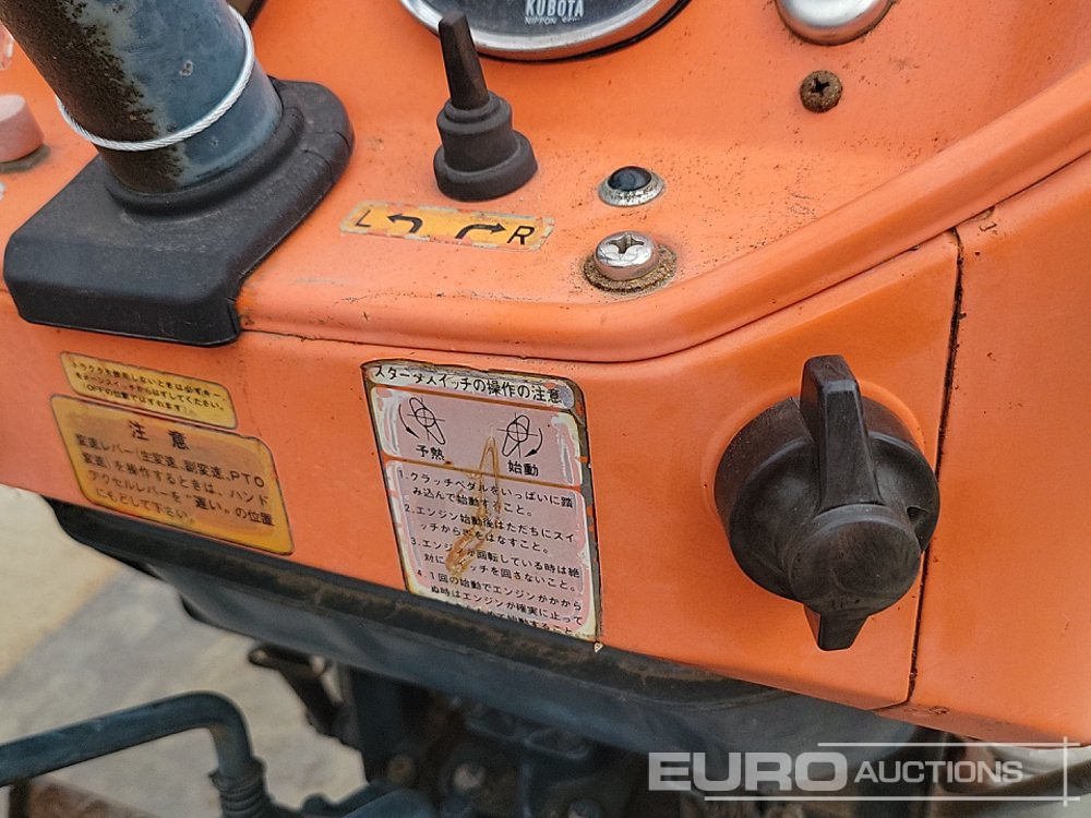 Малък трактор Kubota L1801: снимка 29 Малък трактор Kubota L1801: снимка 29