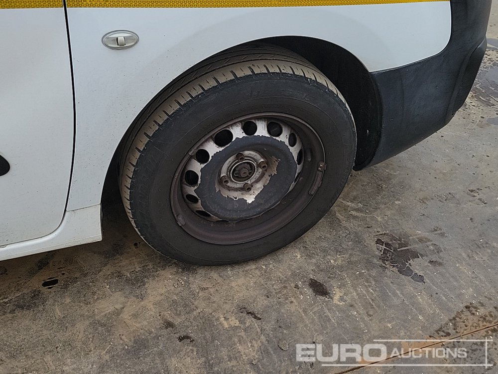 Лекотоварен автомобил 2016 Citreon Berlingo: снимка 12