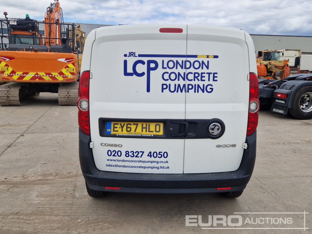 2017 Vauxhall Combo - Лекотоварен автомобил: снимка 4 2017 Vauxhall Combo - Лекотоварен автомобил: снимка 4