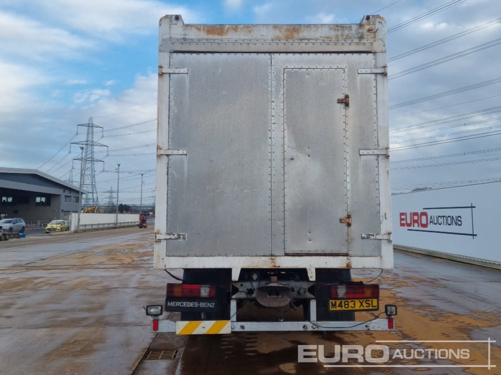 Mercedes 1820 - Камион фургон: снимка 5 Mercedes 1820 - Камион фургон: снимка 5