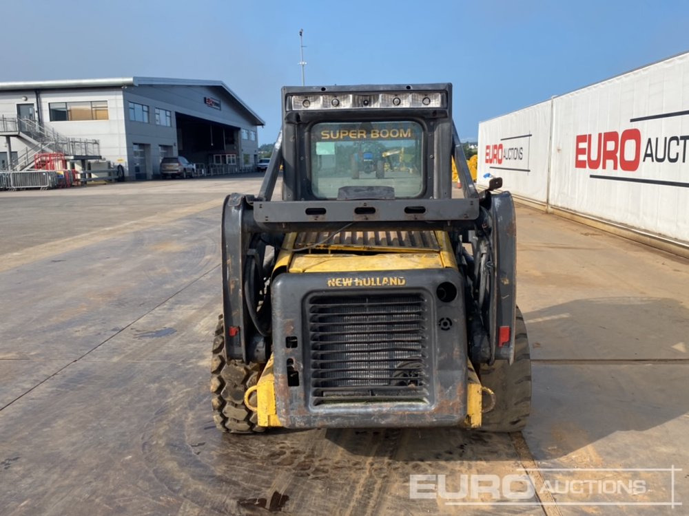 New Holland L160 - Мини челен товарач: снимка 4 New Holland L160 - Мини челен товарач: снимка 4