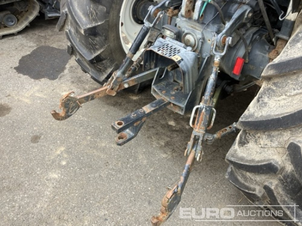 New Holland T4040 - Трактор: снимка 5 New Holland T4040 - Трактор: снимка 5