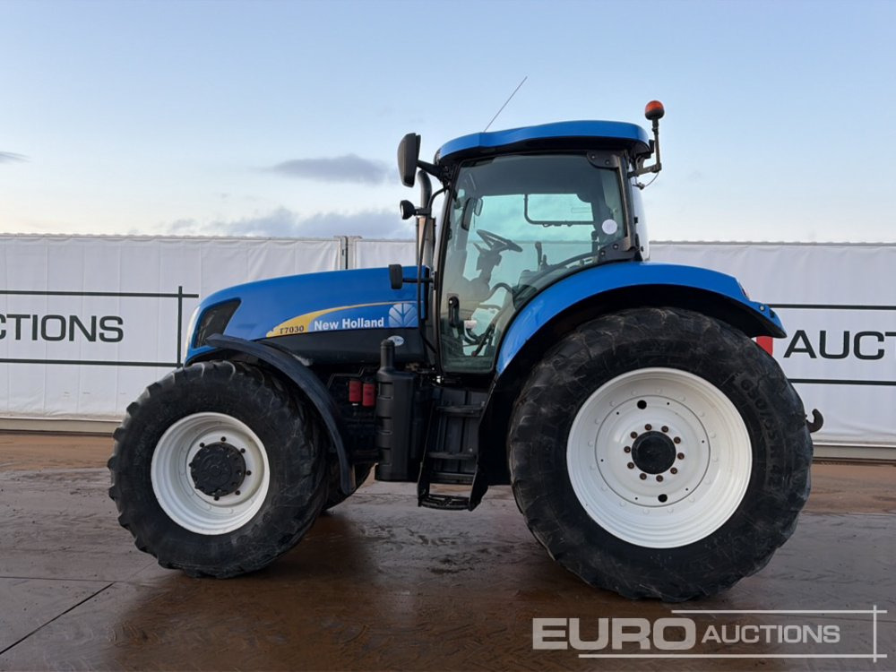 New Holland T7030 - Трактор: снимка 2 New Holland T7030 - Трактор: снимка 2
