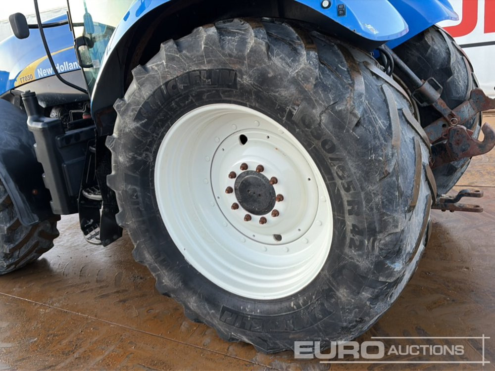 New Holland T7030 - Трактор: снимка 5 New Holland T7030 - Трактор: снимка 5