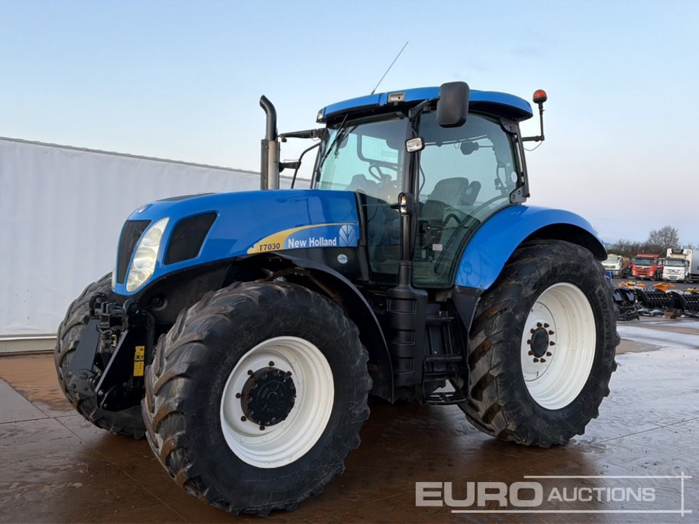 New Holland T7030 - Трактор: снимка 1 New Holland T7030 - Трактор: снимка 1