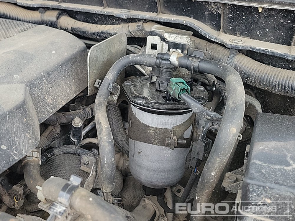 Пикап Nissan Navara: снимка 24