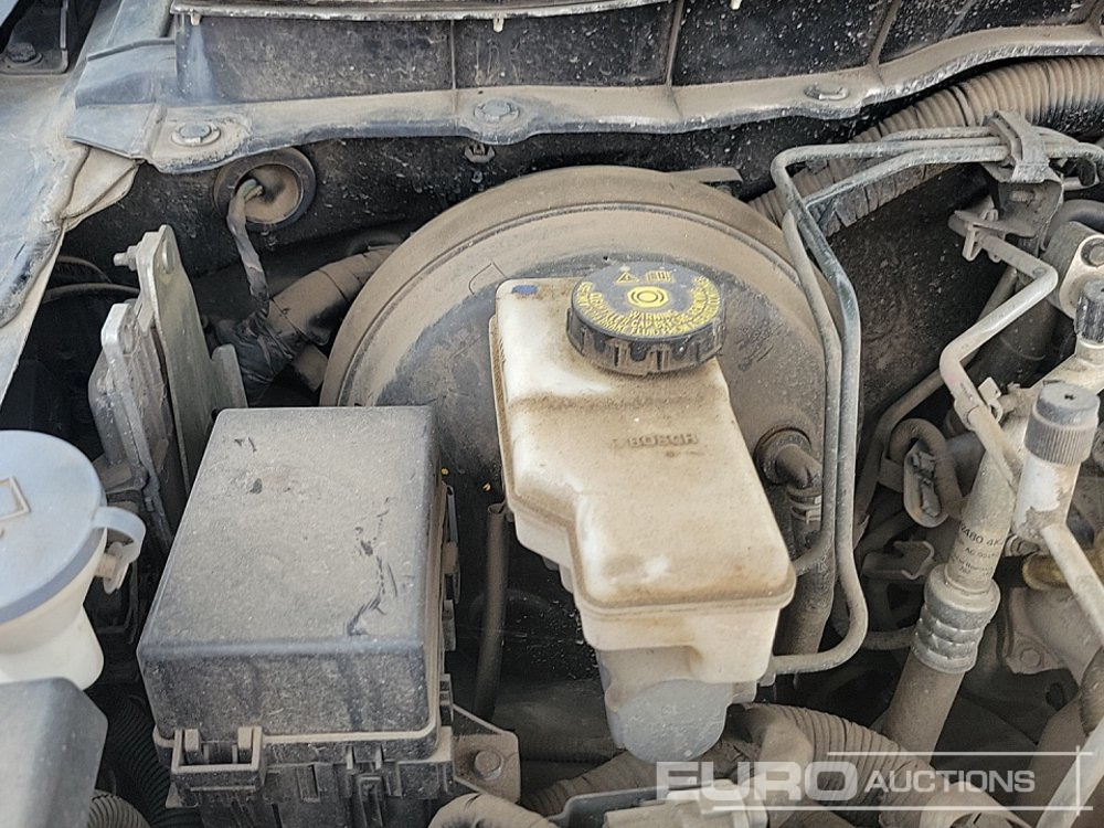 Пикап Nissan Navara: снимка 22