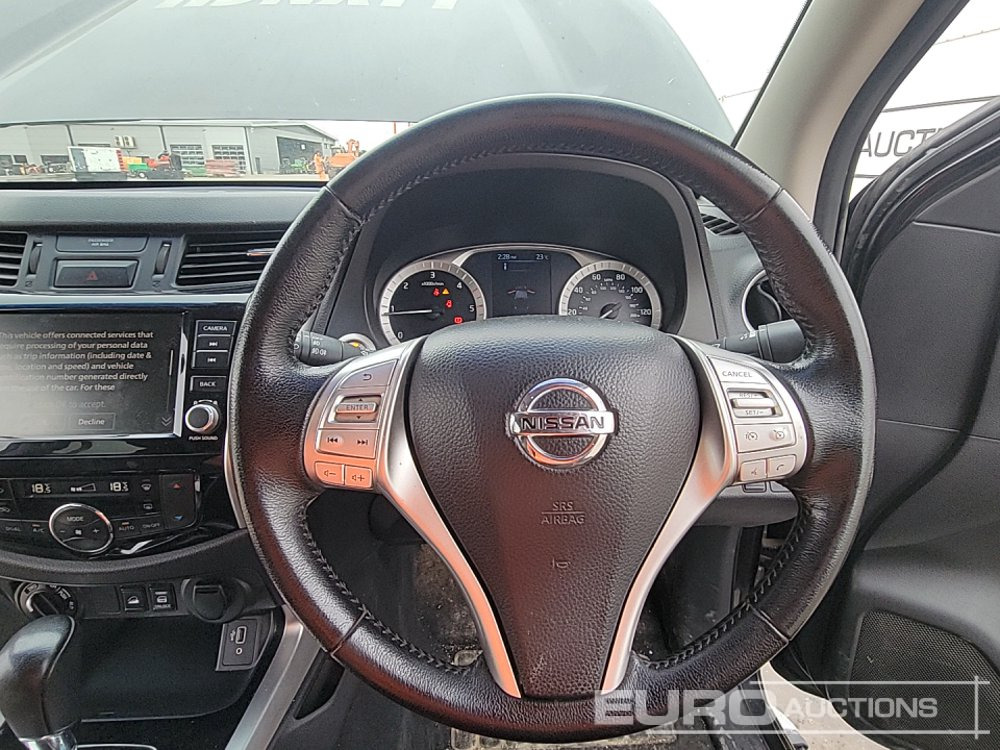 Пикап Nissan Navara: снимка 40