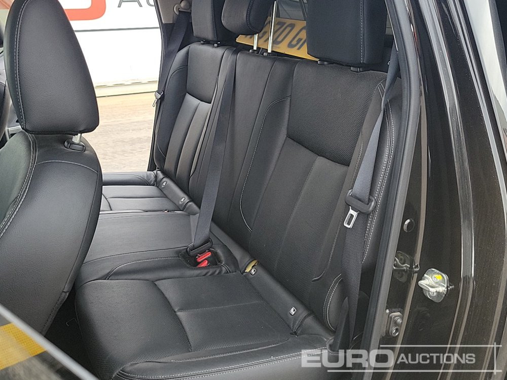 Пикап Nissan Navara: снимка 31