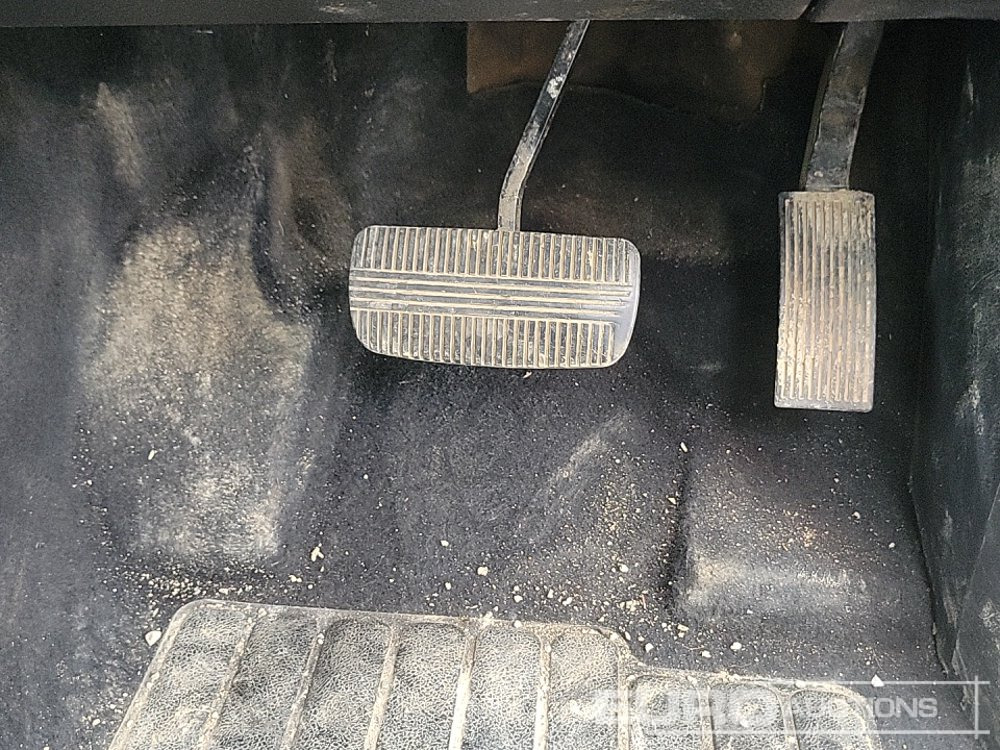 Пикап Nissan Navara: снимка 38