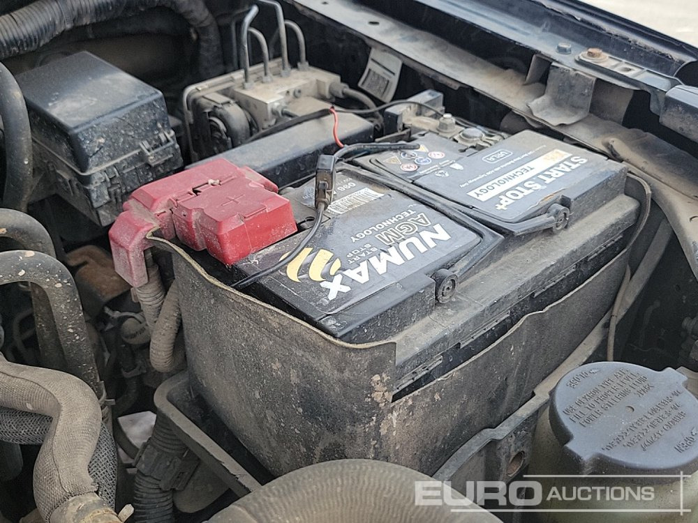 Пикап Nissan Navara: снимка 18