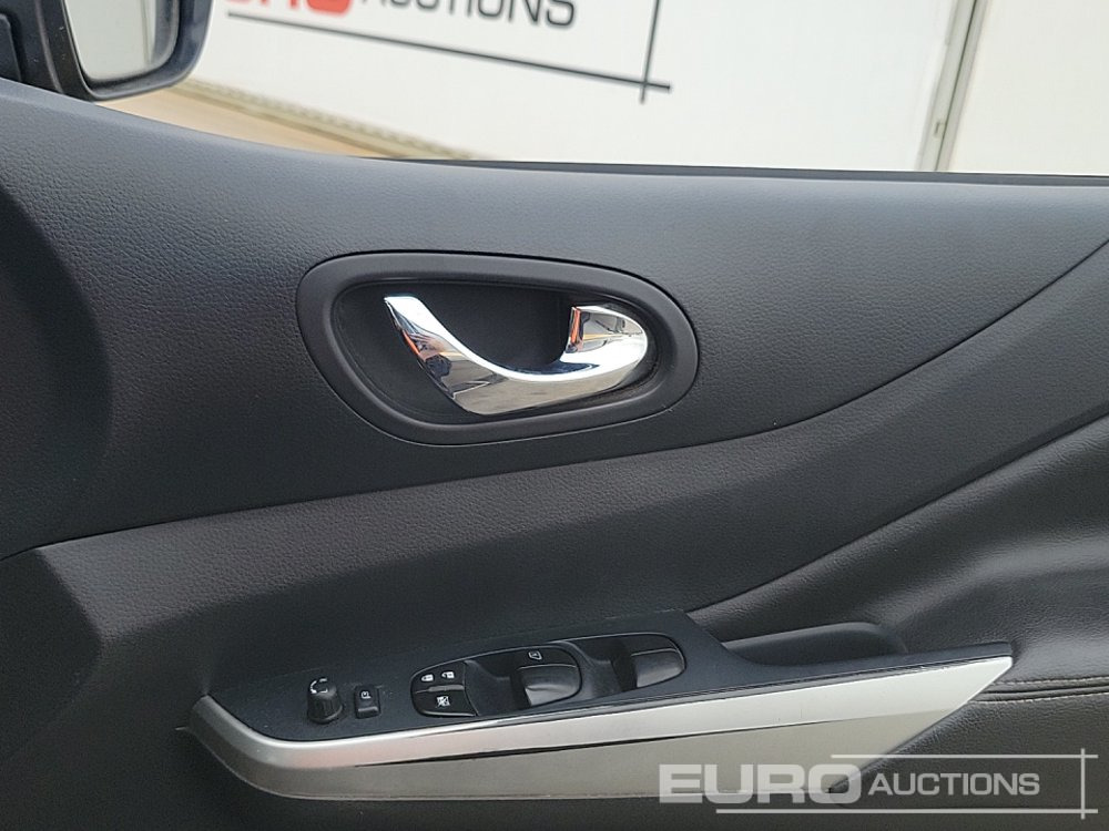 Пикап Nissan Navara: снимка 46
