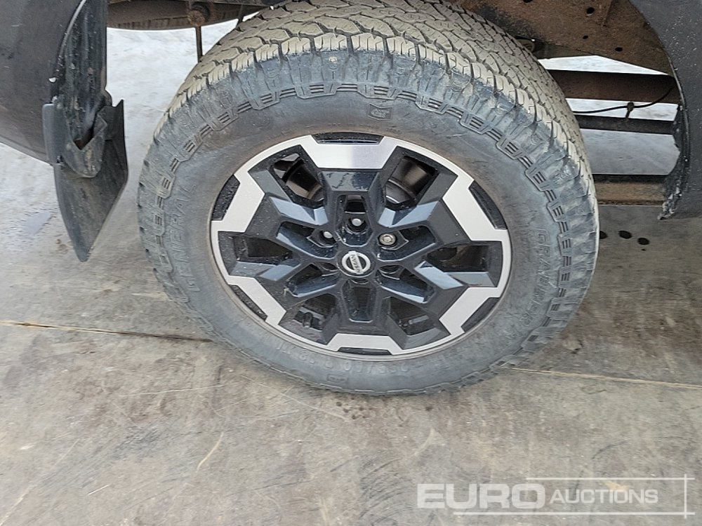 Пикап Nissan Navara: снимка 10
