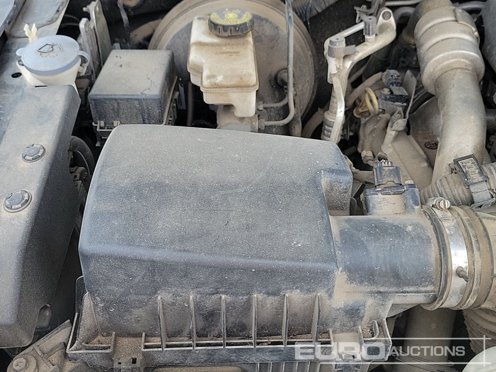 Пикап Nissan Navara: снимка 21