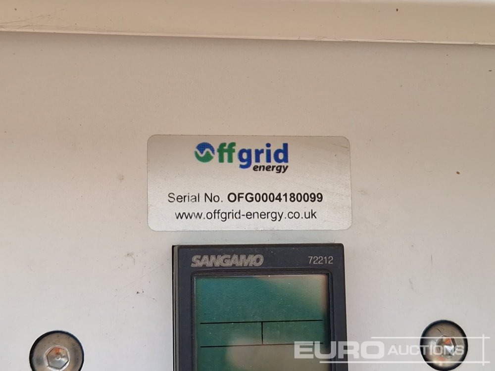 Строително оборудване Off Grid 400 Volt Battery Bank Canopy (No Batteries) (Spares): снимка 17